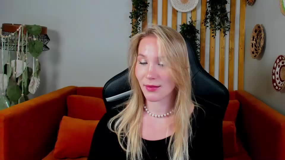 elaravoltage Webcam Chat September 14, 2026