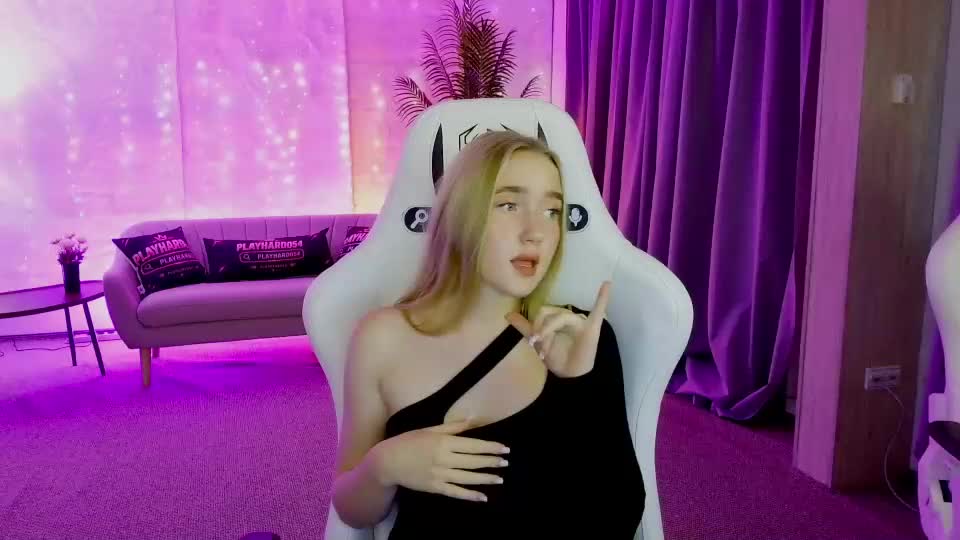 emily054 Webcam Chat September 15, 2026