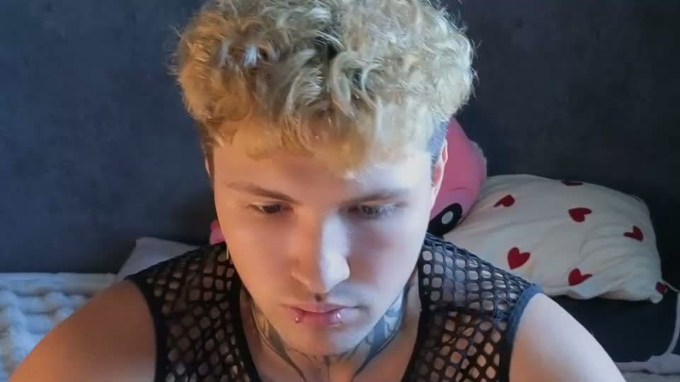 jonnydarkk Webcam Chat September 15, 2026