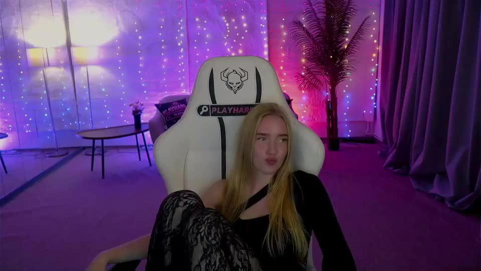sweetdesiree_ Webcam Chat September 15, 2026