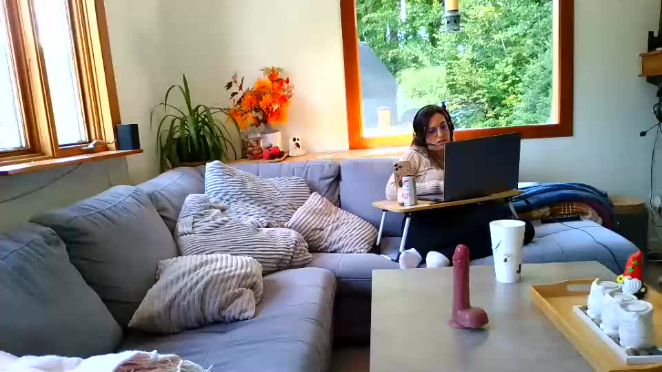 emyxxl Webcam Chat September 15, 2026