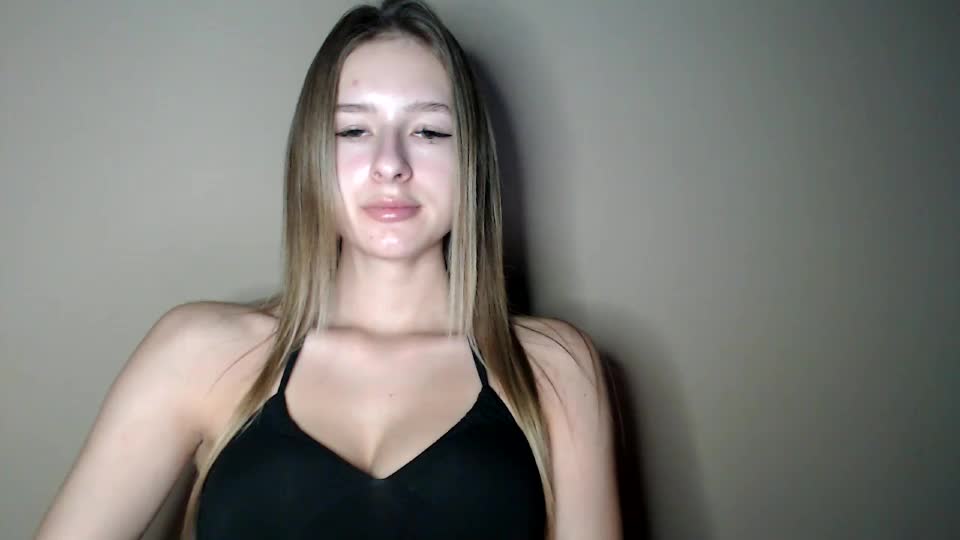 tiarasmile Webcam Chat September 15, 2026