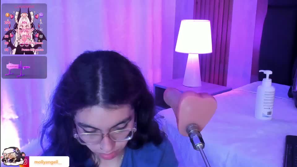 molly__a Webcam Chat September 15, 2026