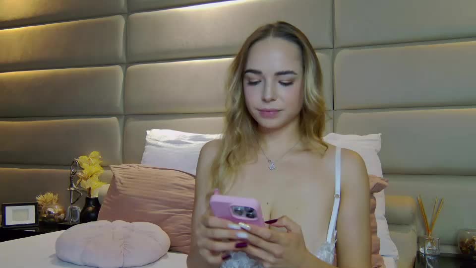 sandrahazee Webcam Chat September 16, 2026