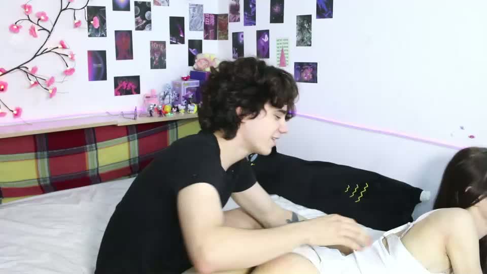 hyper_couple Webcam Chat September 16, 2026