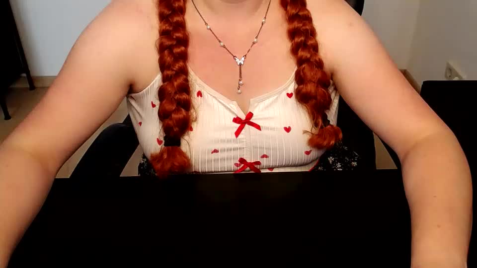 elly_petite Webcam Chat September 16, 2026