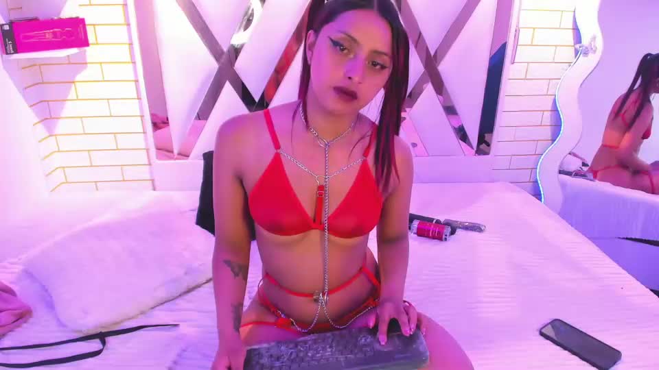 mia_petite18 Webcam Chat September 16, 2026
