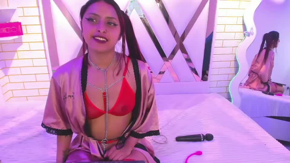 mia_petite18 Webcam Chat September 16, 2026