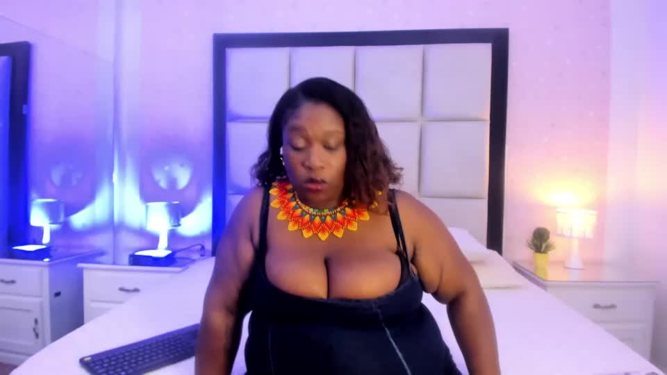 treisyvixen Webcam Chat September 17, 2026