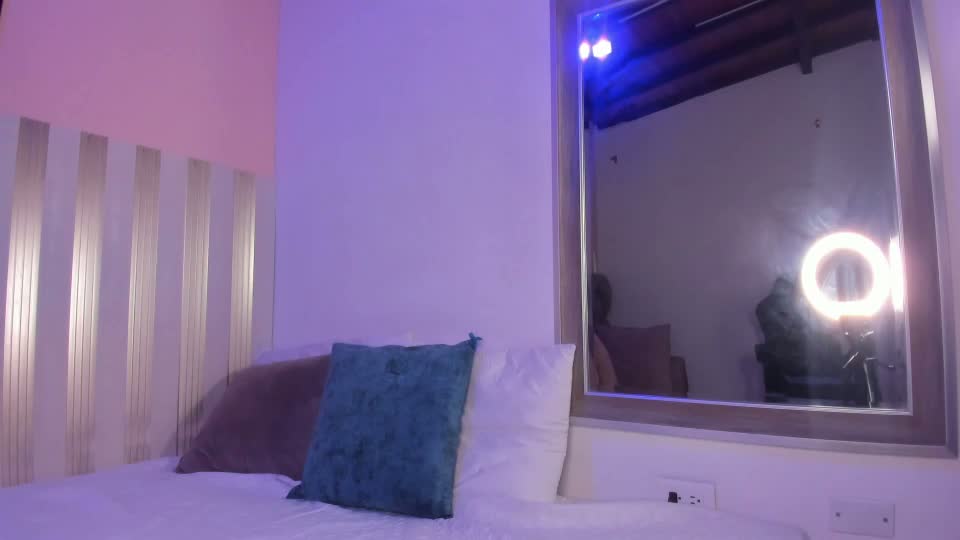 nina_glow_ Webcam Chat September 17, 2026