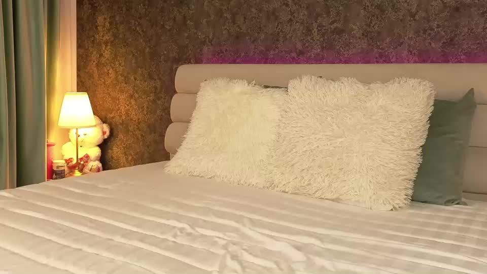 chloebellex Webcam Chat September 17, 2026