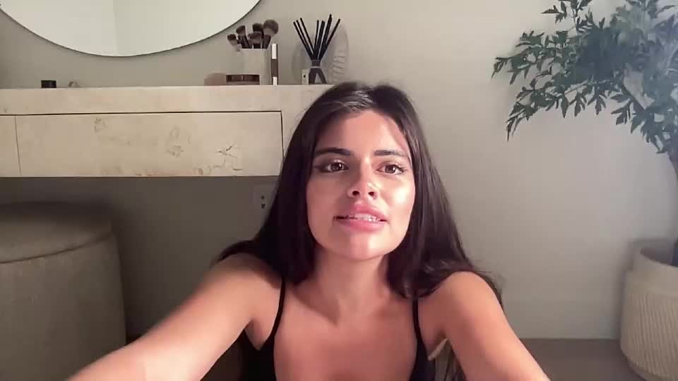 poutyselena Webcam Chat September 17, 2026