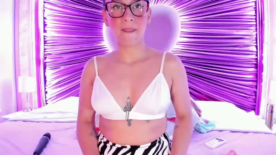 anya_shaffer Webcam Chat September 17, 2026