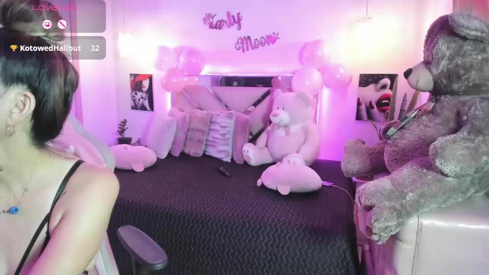karly_moonn Webcam Chat September 17, 2026