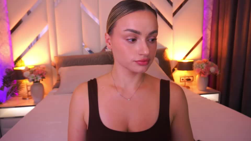 diana_nova Webcam Chat September 18, 2026