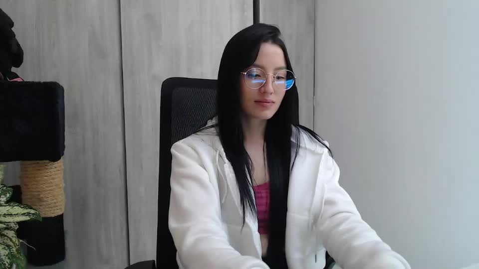 divineisis Webcam Chat September 18, 2026