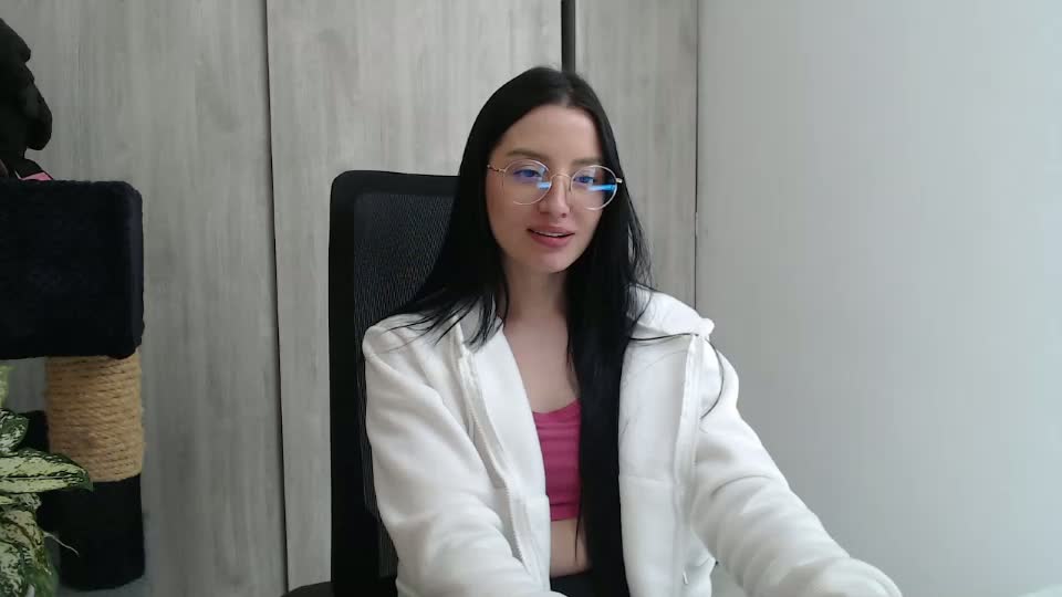 divineisis Webcam Chat September 18, 2026