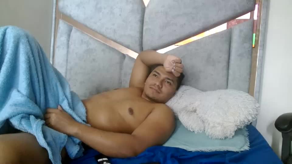 alexvsluisa Webcam Chat September 18, 2026