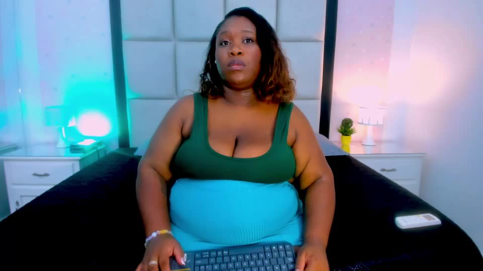treisyvixen Webcam Chat September 19, 2026