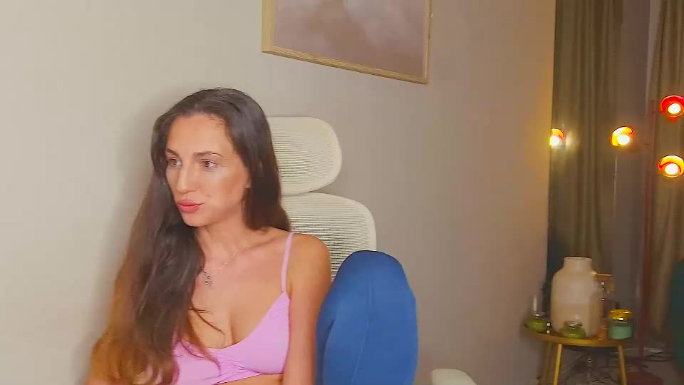 stormi_light Webcam Chat September 19, 2026