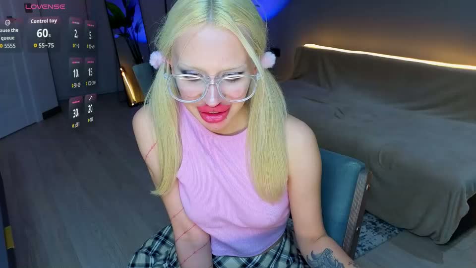 luna_beverly Webcam Chat September 19, 2026