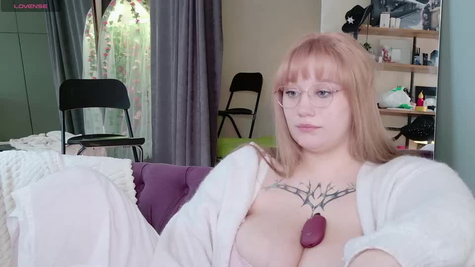 morvelyn Webcam Chat September 19, 2026