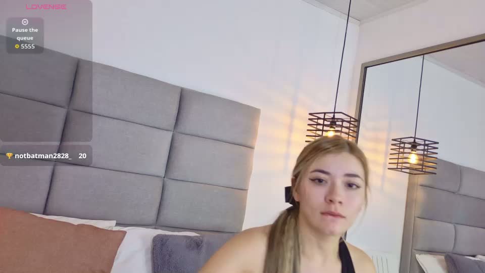 mia_noir2701 Webcam Chat September 19, 2026