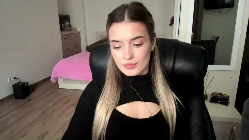 madelenequirk Webcam Chat September 19, 2026