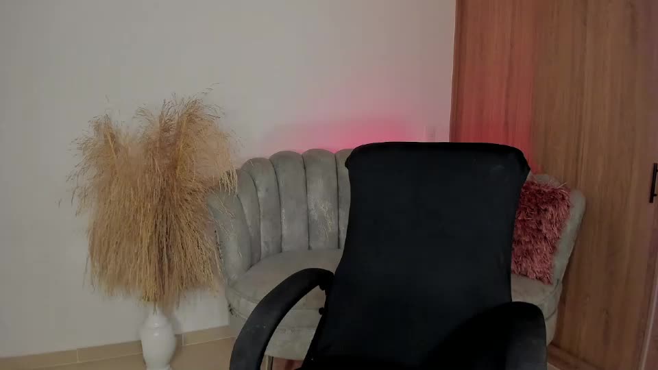 alinamoretti Webcam Chat September 19, 2026