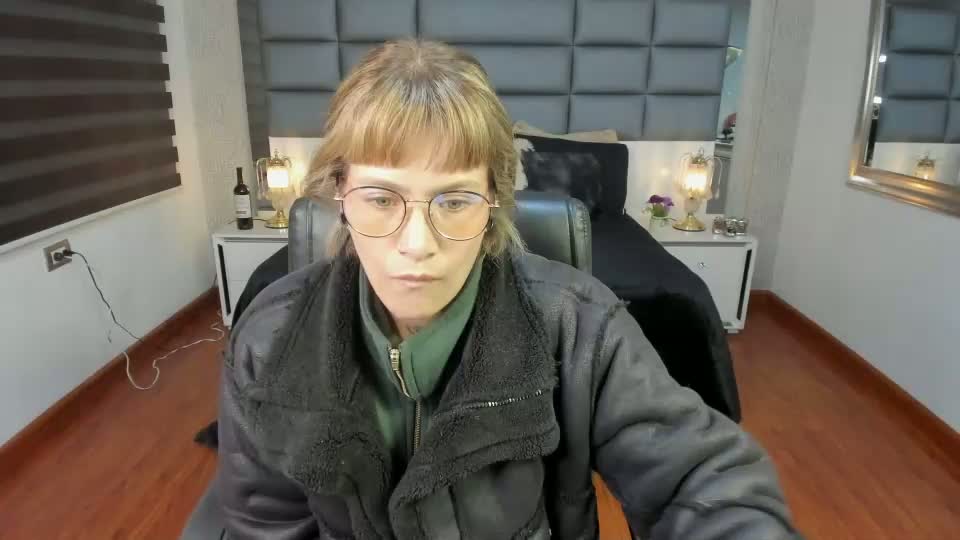 mrs_regina_clk Webcam Chat September 19, 2026