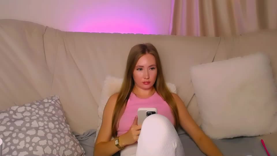 ellycolins_ Webcam Chat September 20, 2026