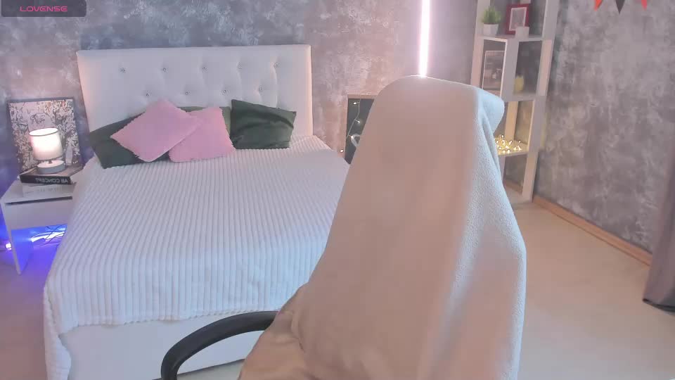 shiny_lisss Webcam Chat September 21, 2026