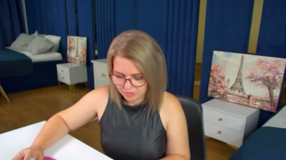 adeleravelle Webcam Chat September 21, 2026