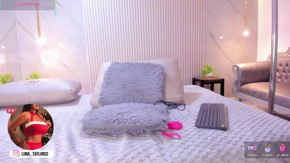 luna_taylorss Webcam Chat September 21, 2026