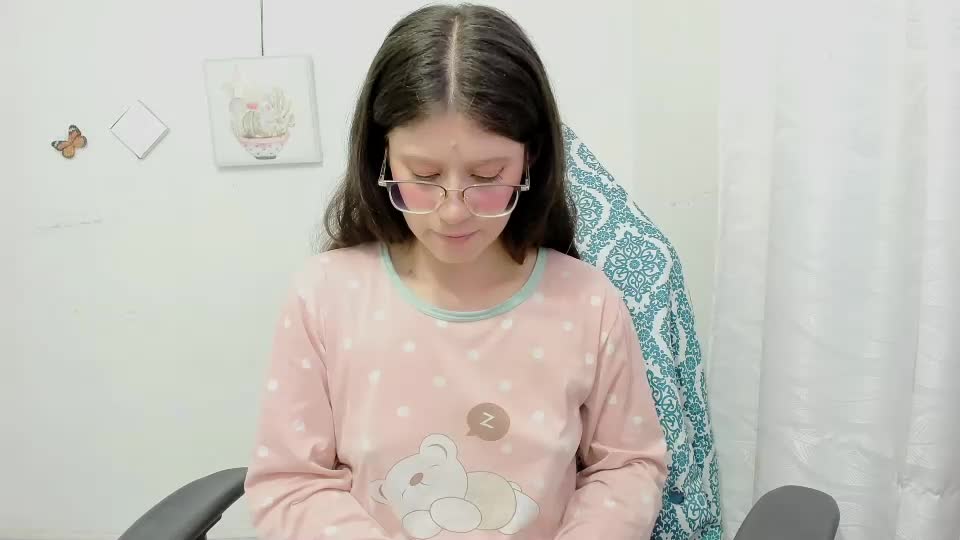 zooeybelair Webcam Chat September 21, 2026