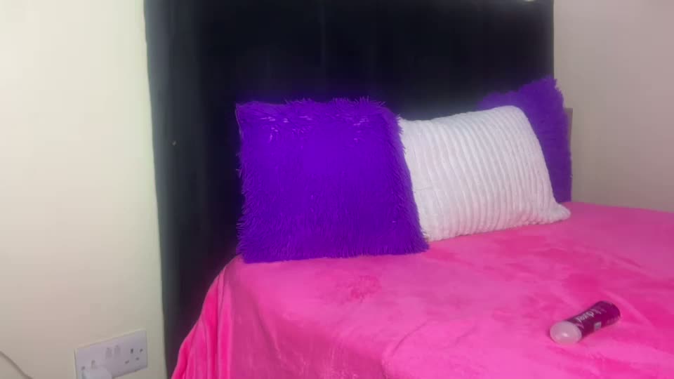 sexy_aluna Webcam Chat September 22, 2026
