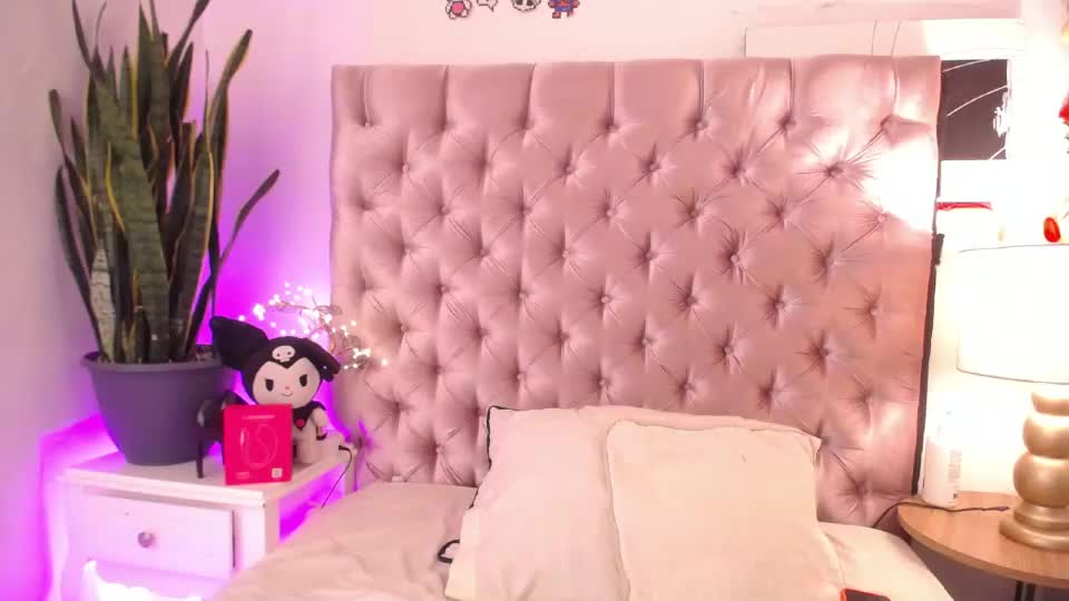lailastilwills Webcam Chat September 22, 2026