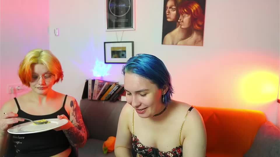 fox_and_dog Webcam Chat September 22, 2026