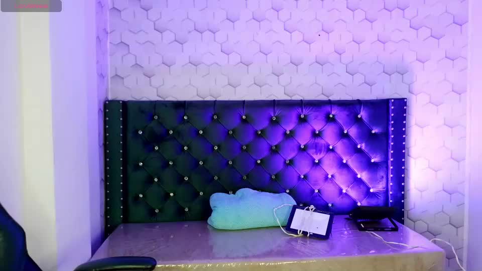 diamondfox_m Webcam Chat September 23, 2026