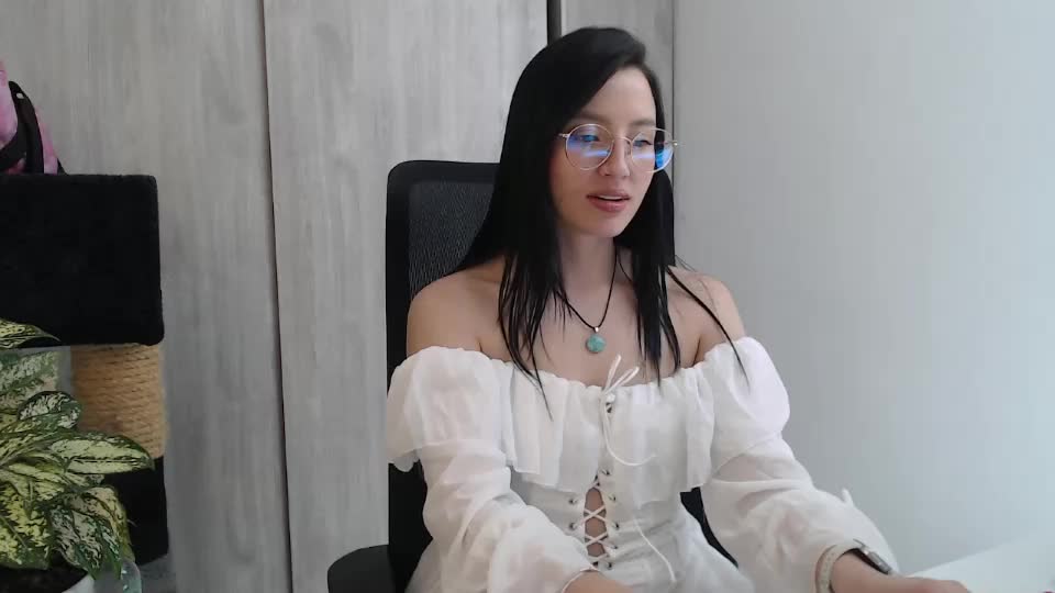 divineisis Webcam Chat September 23, 2026
