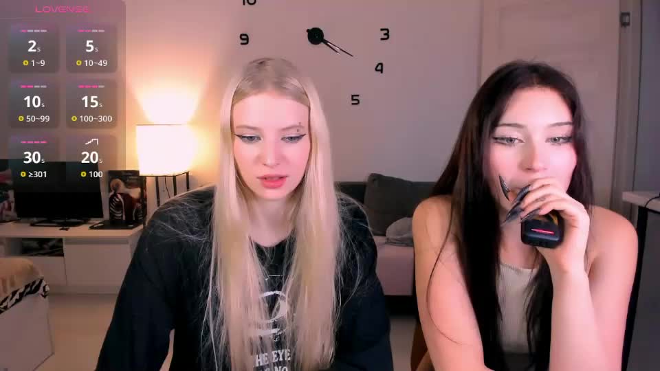 two_bitches666_77 Webcam Chat September 23, 2026