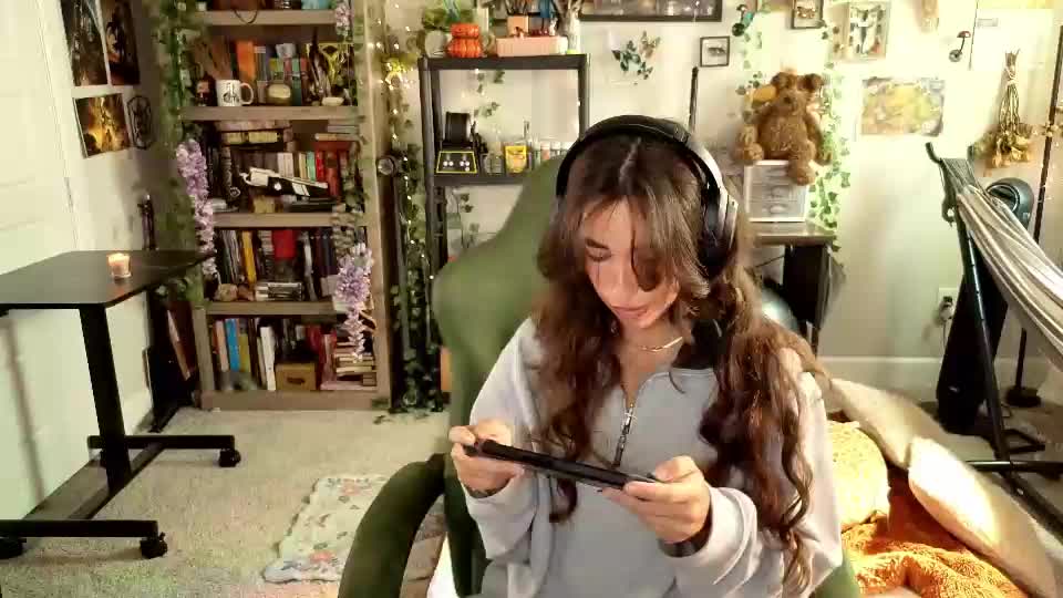 monstrumologist Webcam Chat September 23, 2026