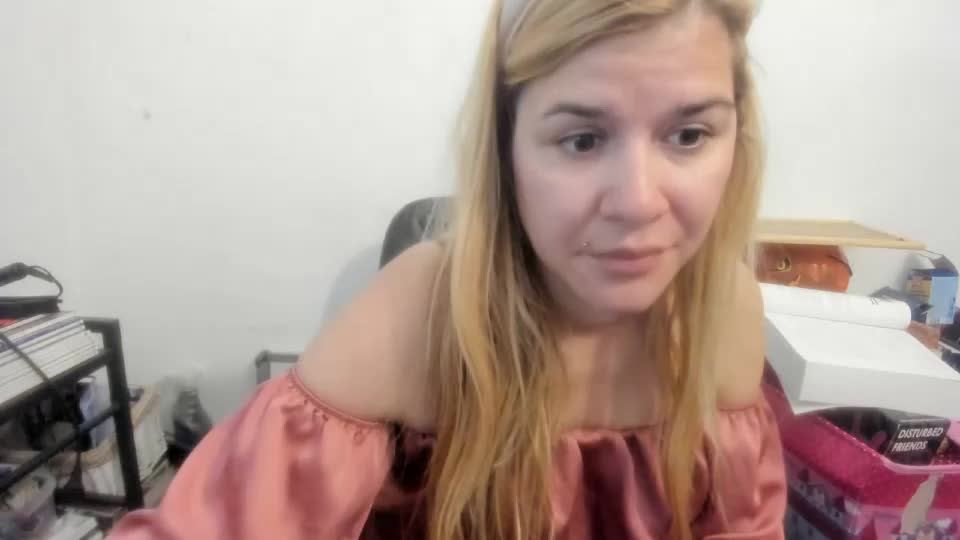 artsyandcraftsy_ Webcam Chat September 24, 2026