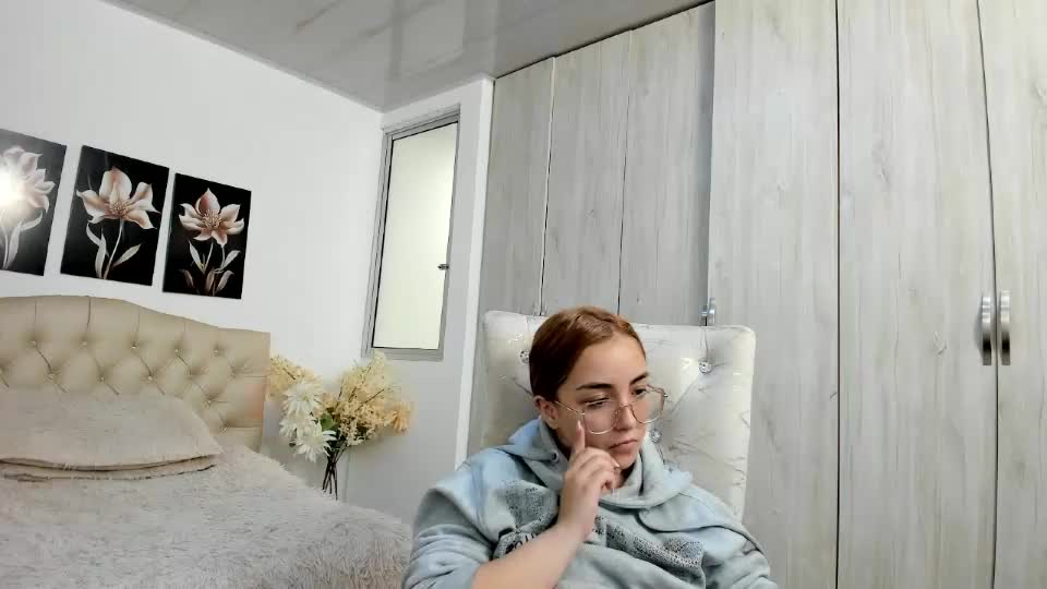 kitty_f00x Webcam Chat September 24, 2026