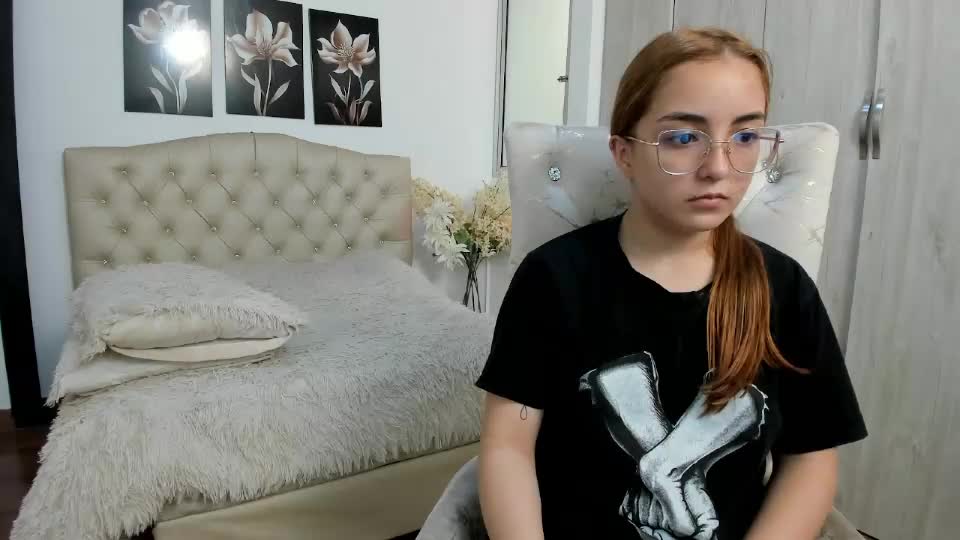 kitty_f00x Webcam Chat September 24, 2026