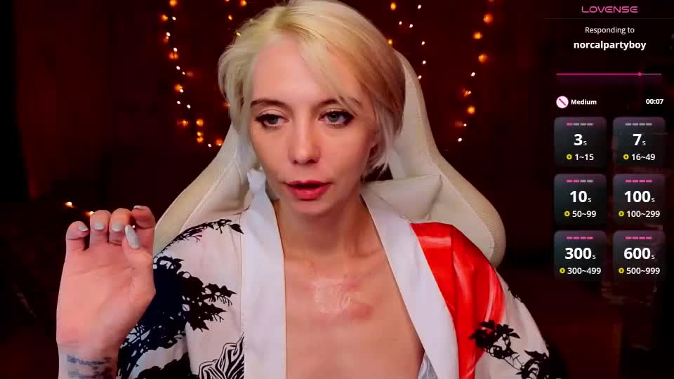 blond_ice_ann Webcam Chat September 25, 2026