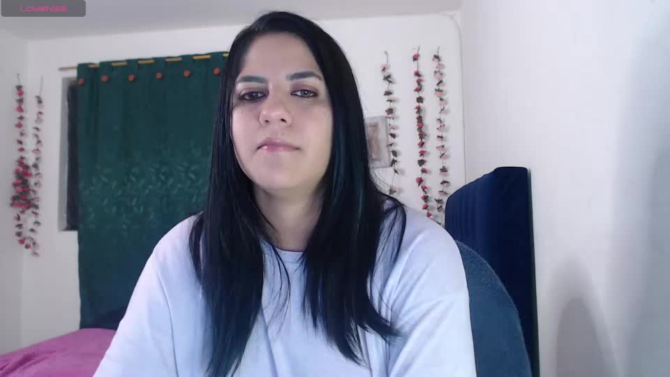 hilari18 Webcam Chat September 26, 2026