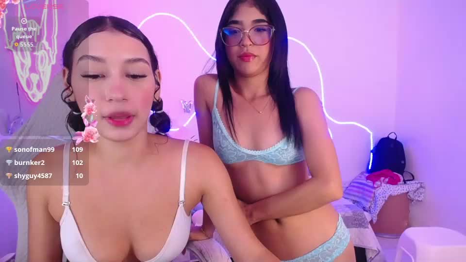 jully_dreams Webcam Chat September 29, 2026