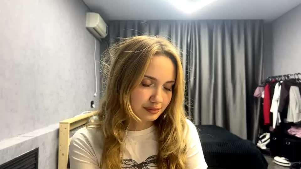 sweet_bluue Webcam Chat October 2, 2026