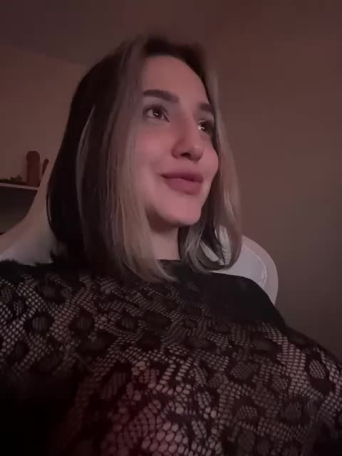 Honey_buns Webcam Chat October 1, 2026